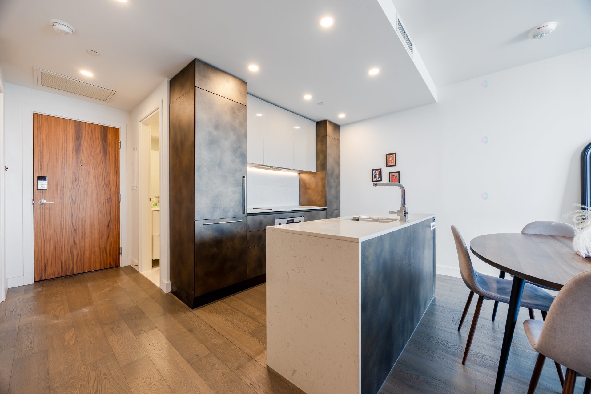 









1400


Boul. René-Lévesque O.

, 1009,
Montréal (Ville-Marie),




QC
H3G1T6

