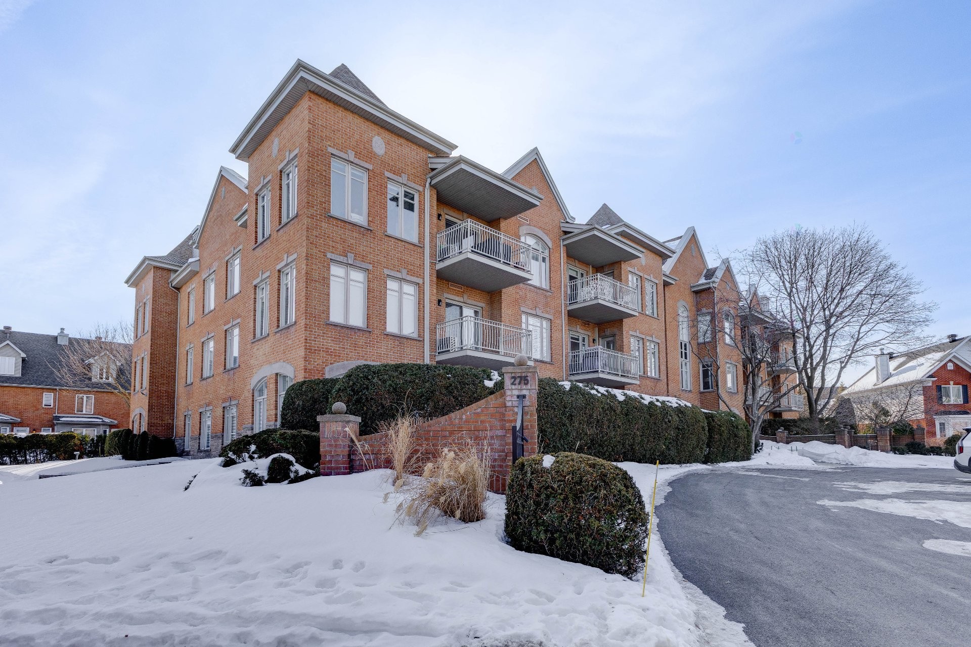 









275


Rue Upper Edison

, 104,
Saint-Lambert,




QC
J4R2W2

