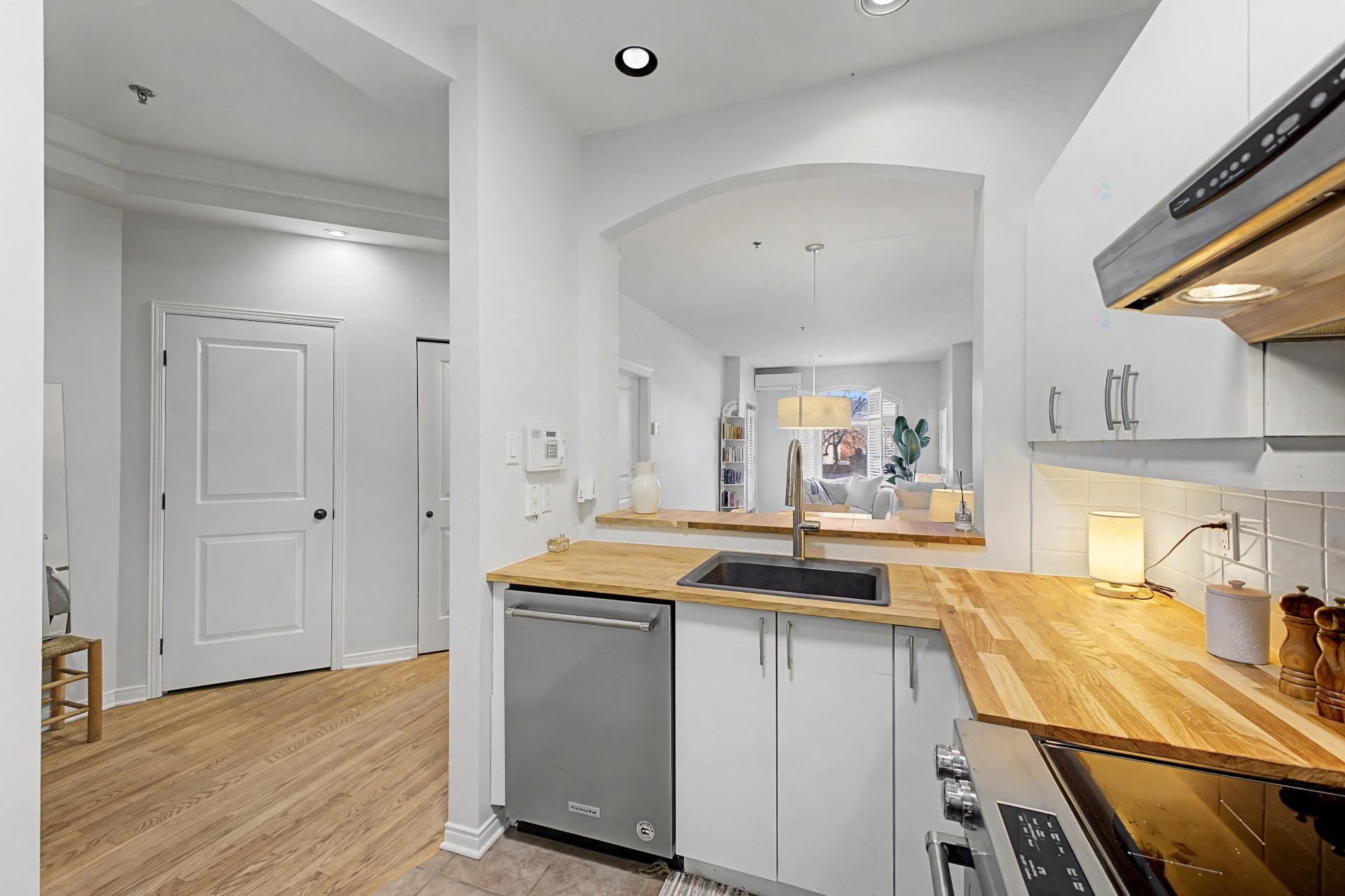 









275


Rue Upper Edison

, 104,
Saint-Lambert,




QC
J4R2W2


