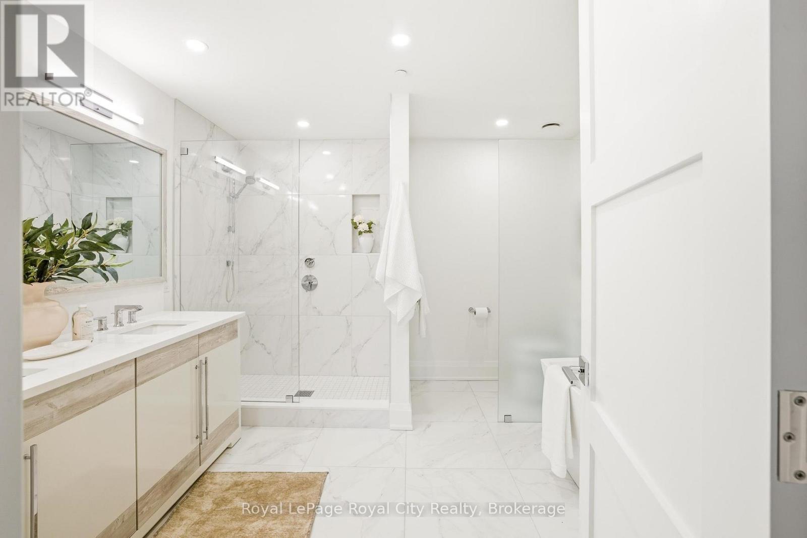 












211 - 6523 WELLINGTON 7 ROAD

,
Centre Wellington (Elora/Salem),




Ontario
N0B1S0

