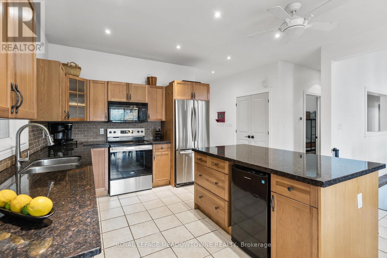 












1658 HOSPITALITY ROAD

,
Minden Hills,




Ontario
K0M2K0

