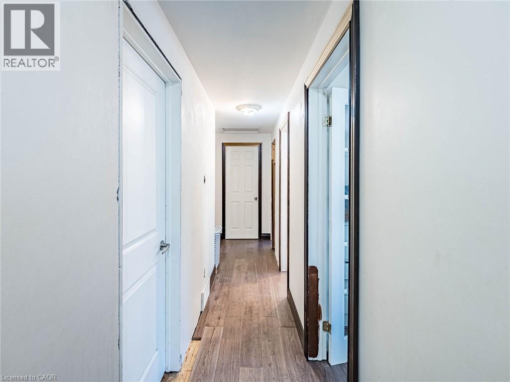 












16 ALDERWOOD Crescent

,
Cambridge,




Ontario
N1S3T1

