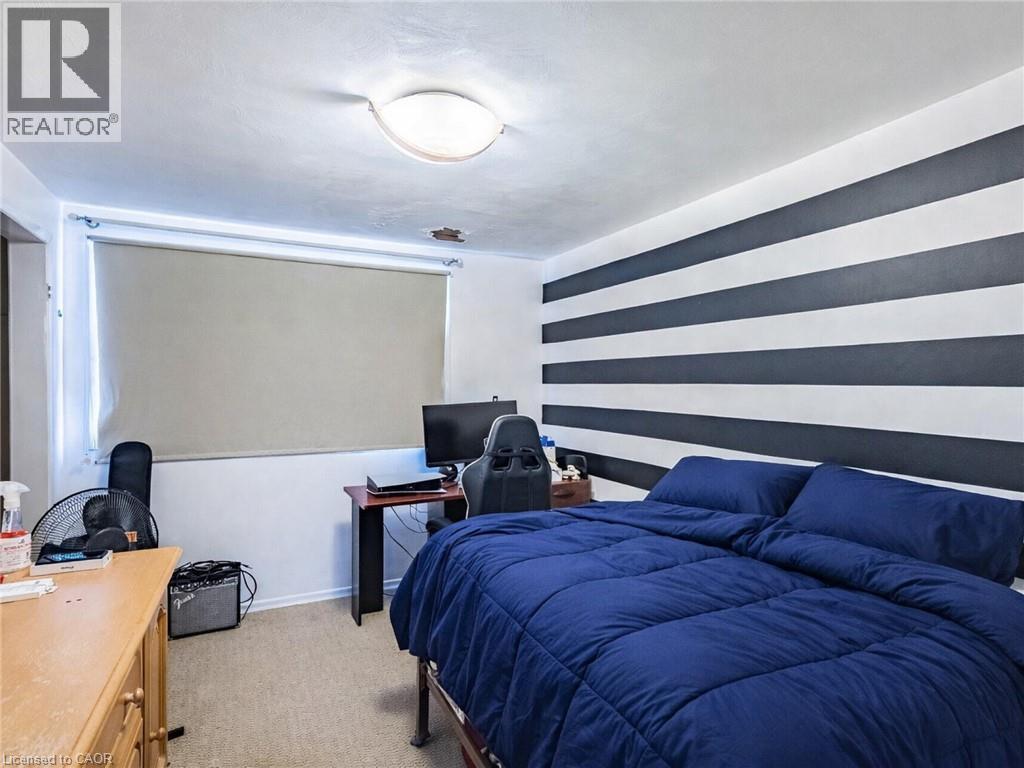 












16 ALDERWOOD Crescent

,
Cambridge,




Ontario
N1S3T1

