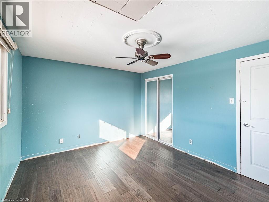 












16 ALDERWOOD Crescent

,
Cambridge,




Ontario
N1S3T1

