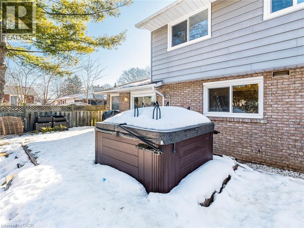 












16 ALDERWOOD Crescent

,
Cambridge,




Ontario
N1S3T1

