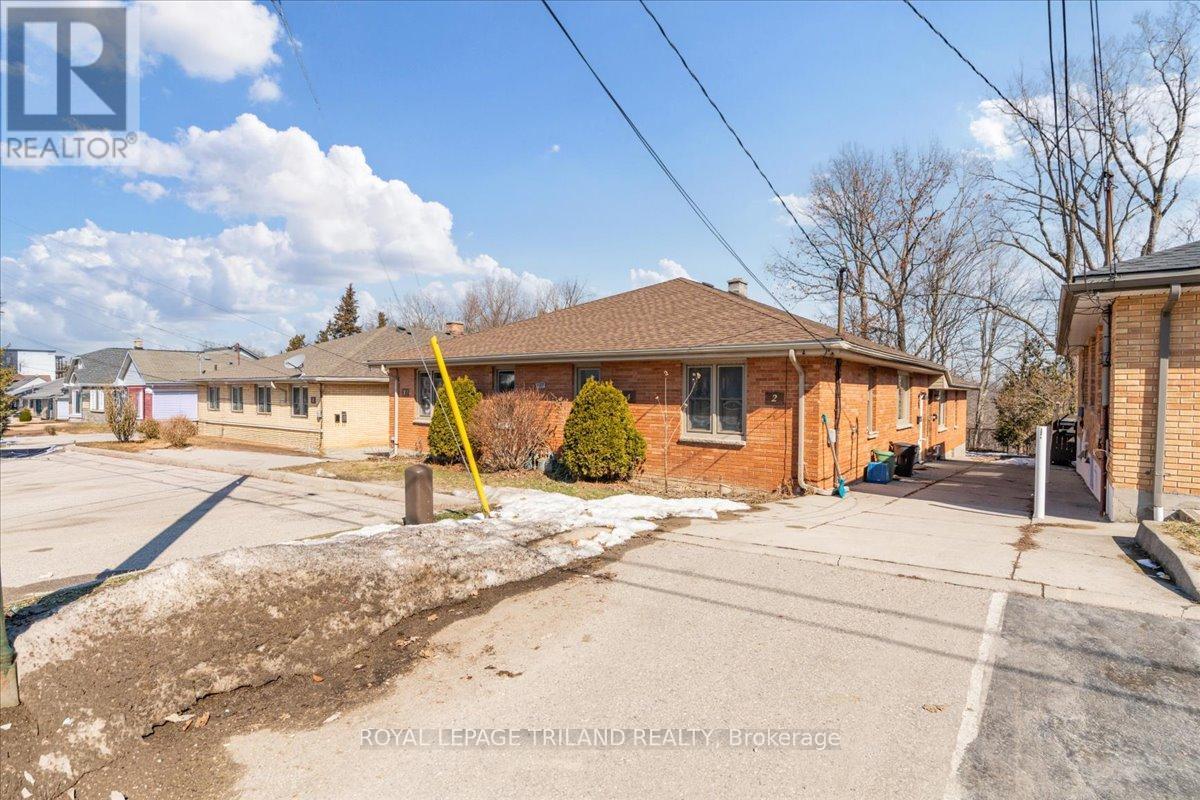 












250 GREENWOOD AVENUE

,
London South (South D),




Ontario
N6J3G4

