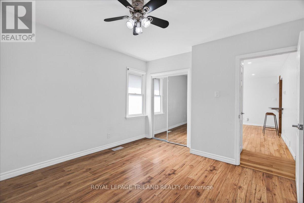 












250 GREENWOOD AVENUE

,
London South (South D),




Ontario
N6J3G4

