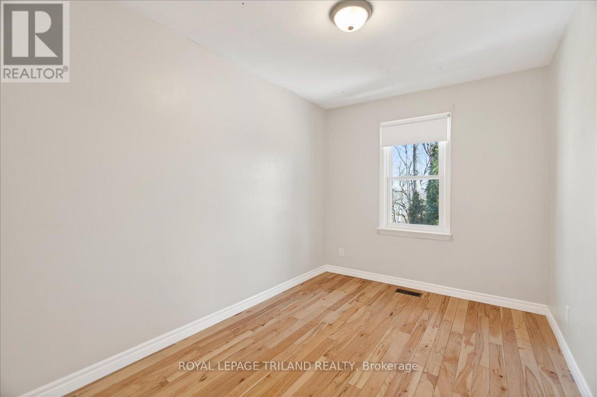 












250 GREENWOOD AVENUE

,
London South (South D),




Ontario
N6J3G4

