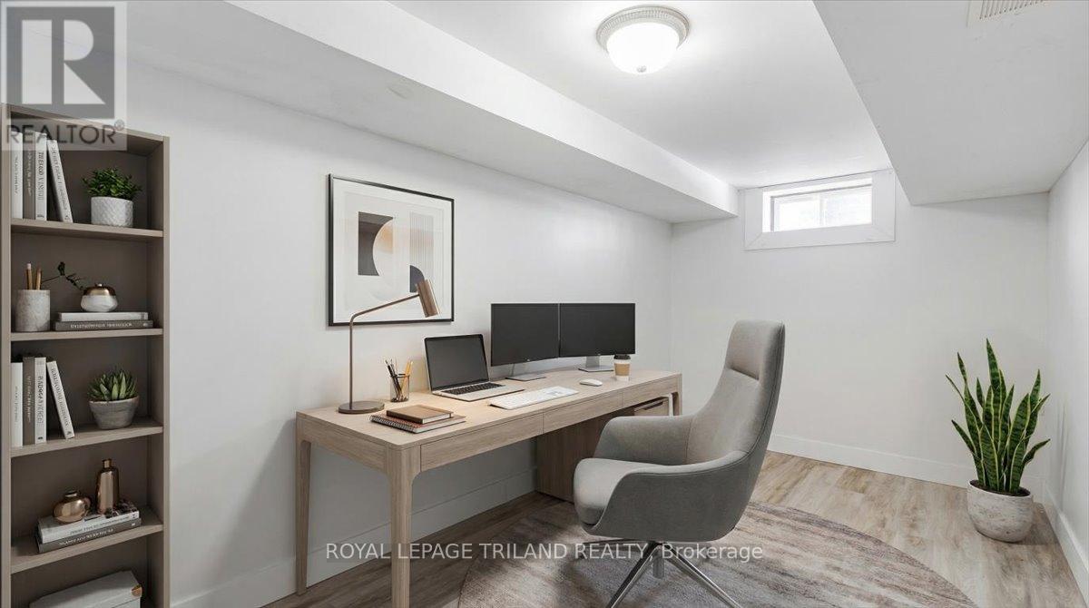 












250 GREENWOOD AVENUE

,
London South (South D),




Ontario
N6J3G4

