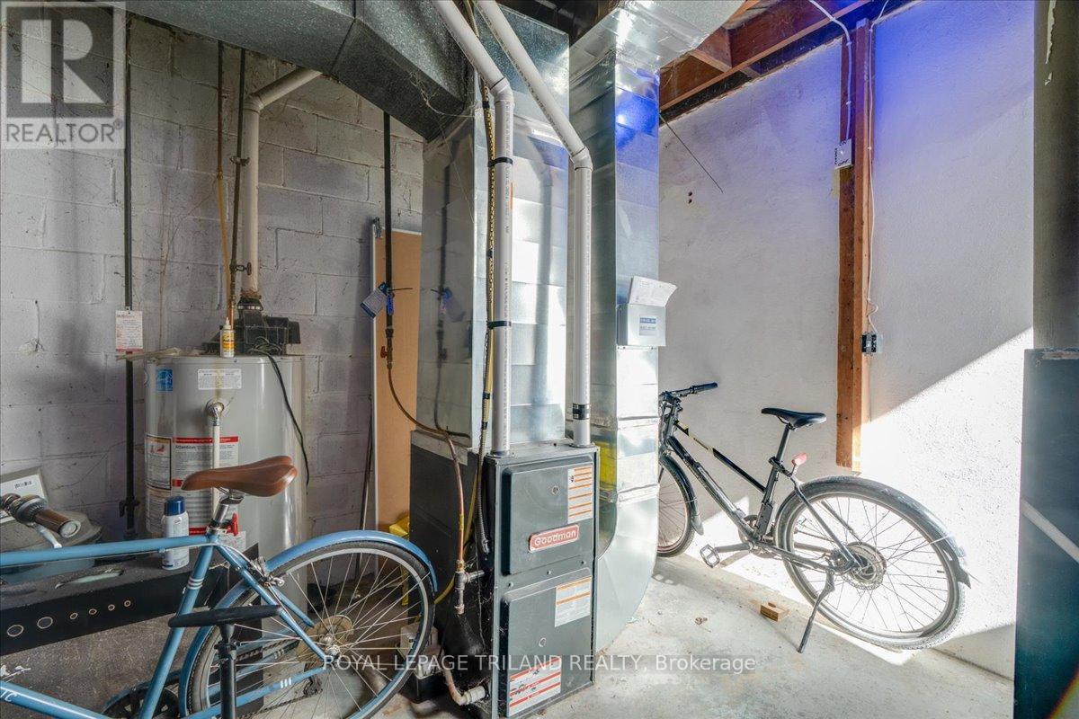 












250 GREENWOOD AVENUE

,
London South (South D),




Ontario
N6J3G4

