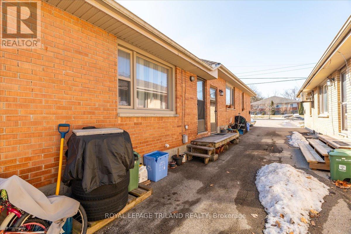 












250 GREENWOOD AVENUE

,
London South (South D),




Ontario
N6J3G4


