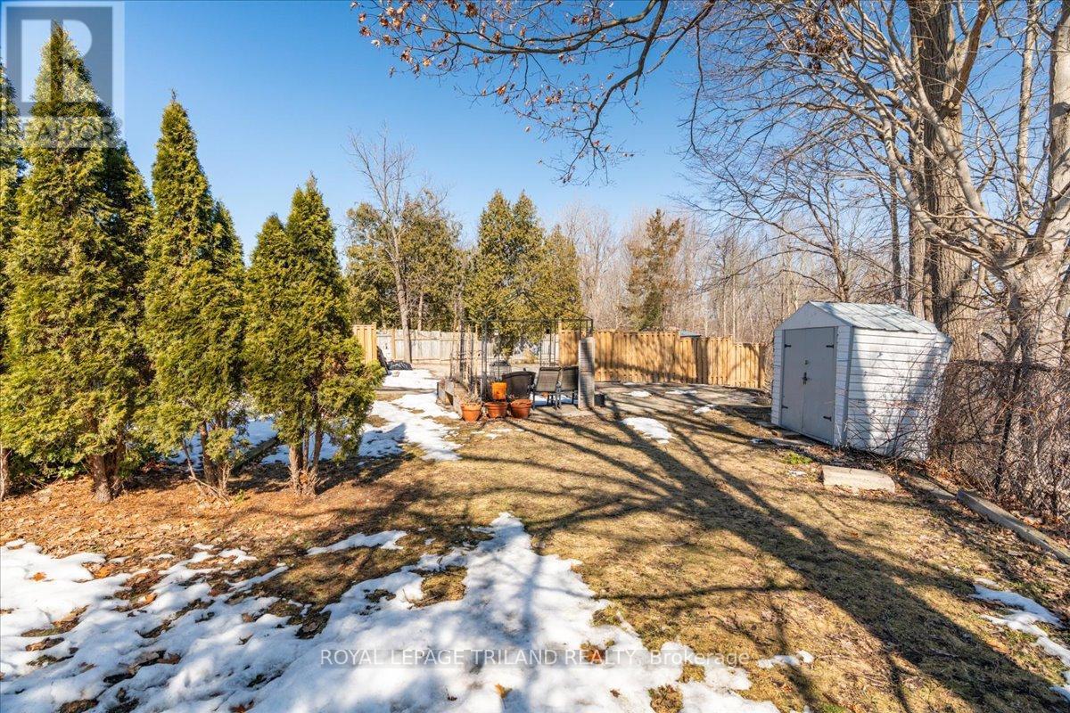 












250 GREENWOOD AVENUE

,
London South (South D),




Ontario
N6J3G4


