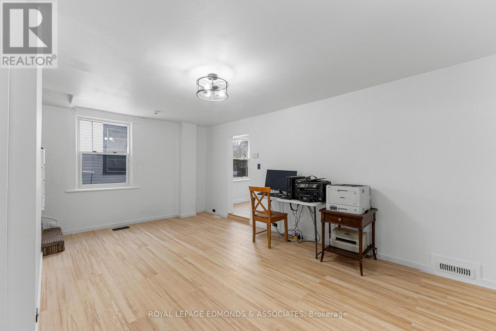 












375 CHRISTIE STREET S

,
Pembroke,




Ontario
K8A4R8

