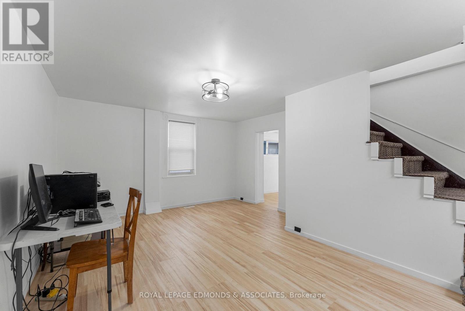 












375 CHRISTIE STREET S

,
Pembroke,




Ontario
K8A4R8

