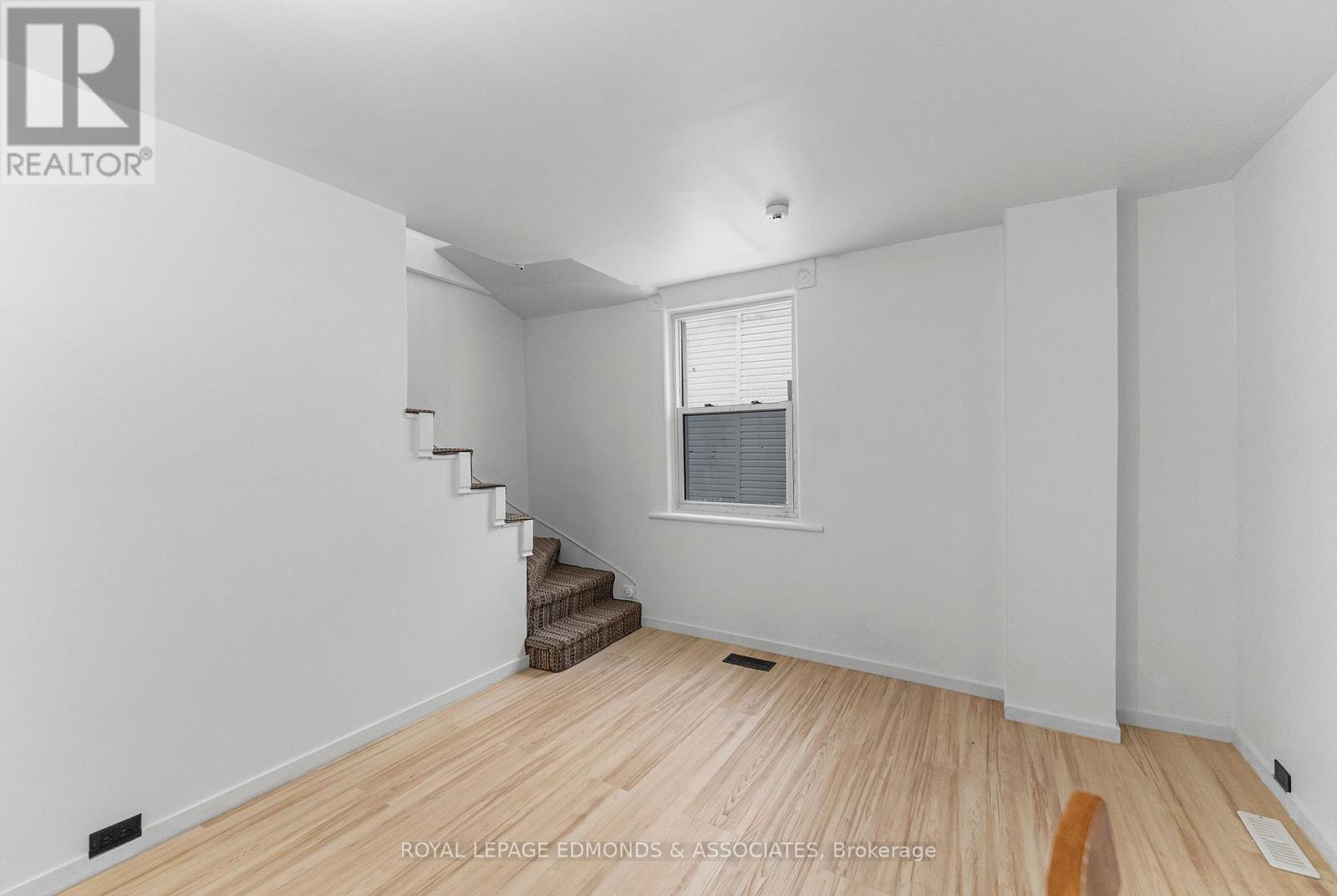 












375 CHRISTIE STREET S

,
Pembroke,




Ontario
K8A4R8

