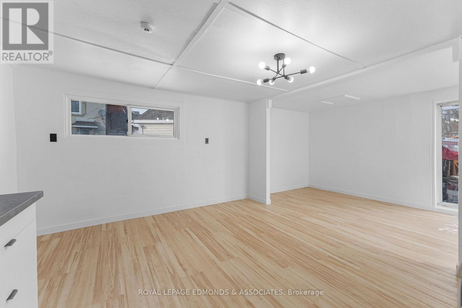 












375 CHRISTIE STREET S

,
Pembroke,




Ontario
K8A4R8

