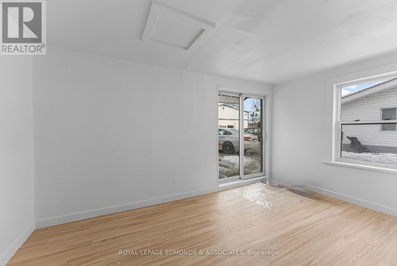 












375 CHRISTIE STREET S

,
Pembroke,




Ontario
K8A4R8

