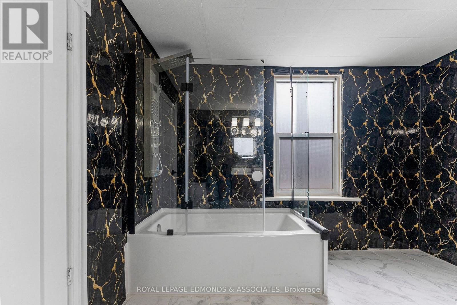 












375 CHRISTIE STREET S

,
Pembroke,




Ontario
K8A4R8

