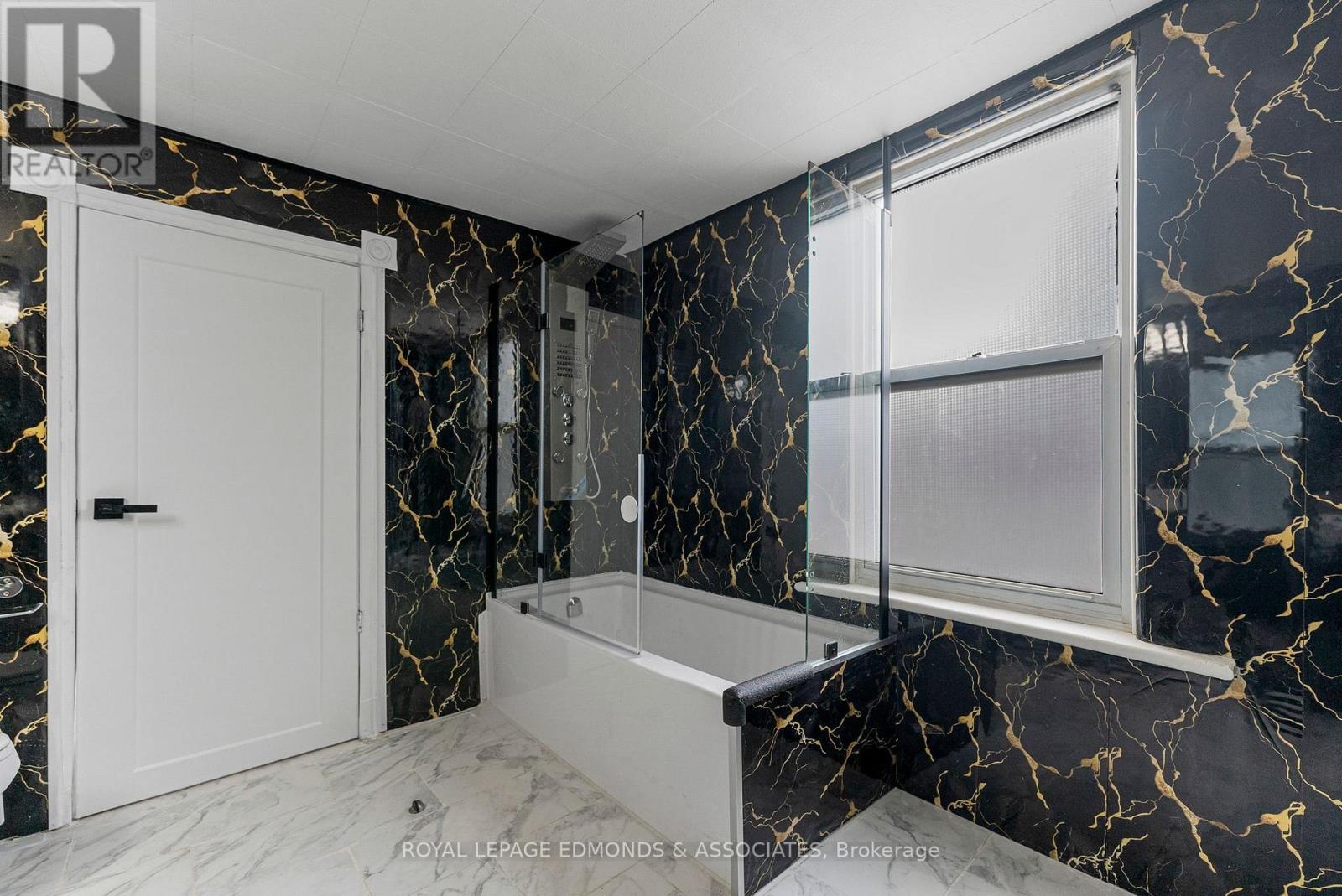 












375 CHRISTIE STREET S

,
Pembroke,




Ontario
K8A4R8

