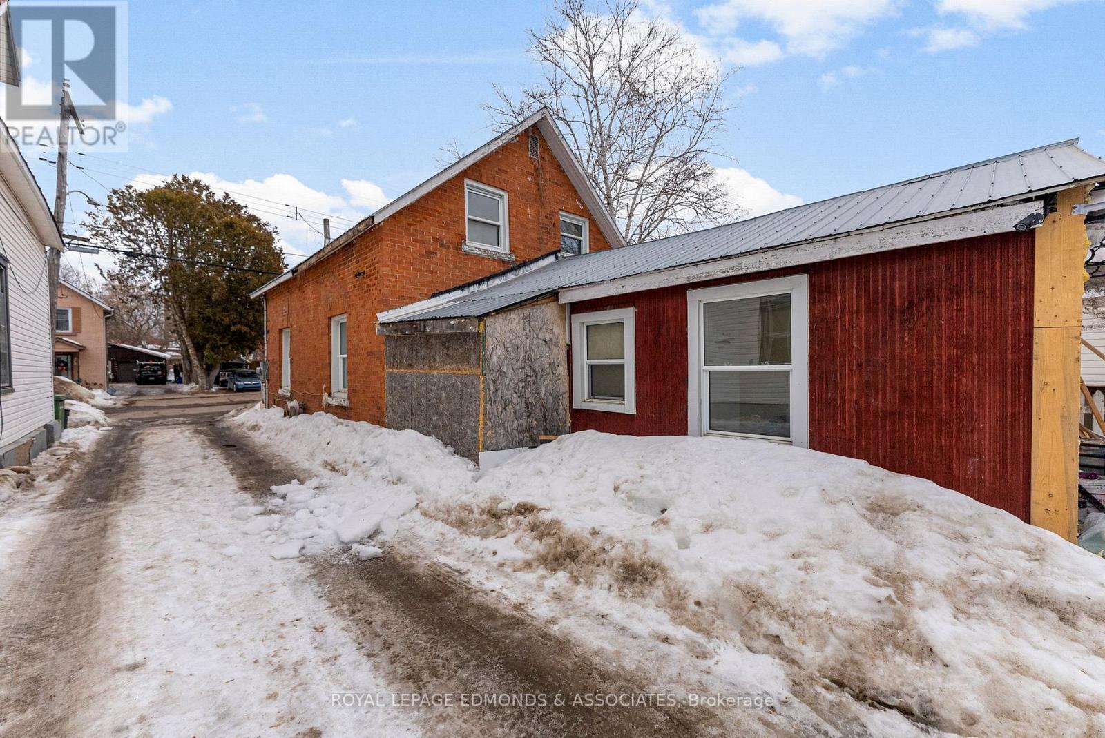 












375 CHRISTIE STREET S

,
Pembroke,




Ontario
K8A4R8

