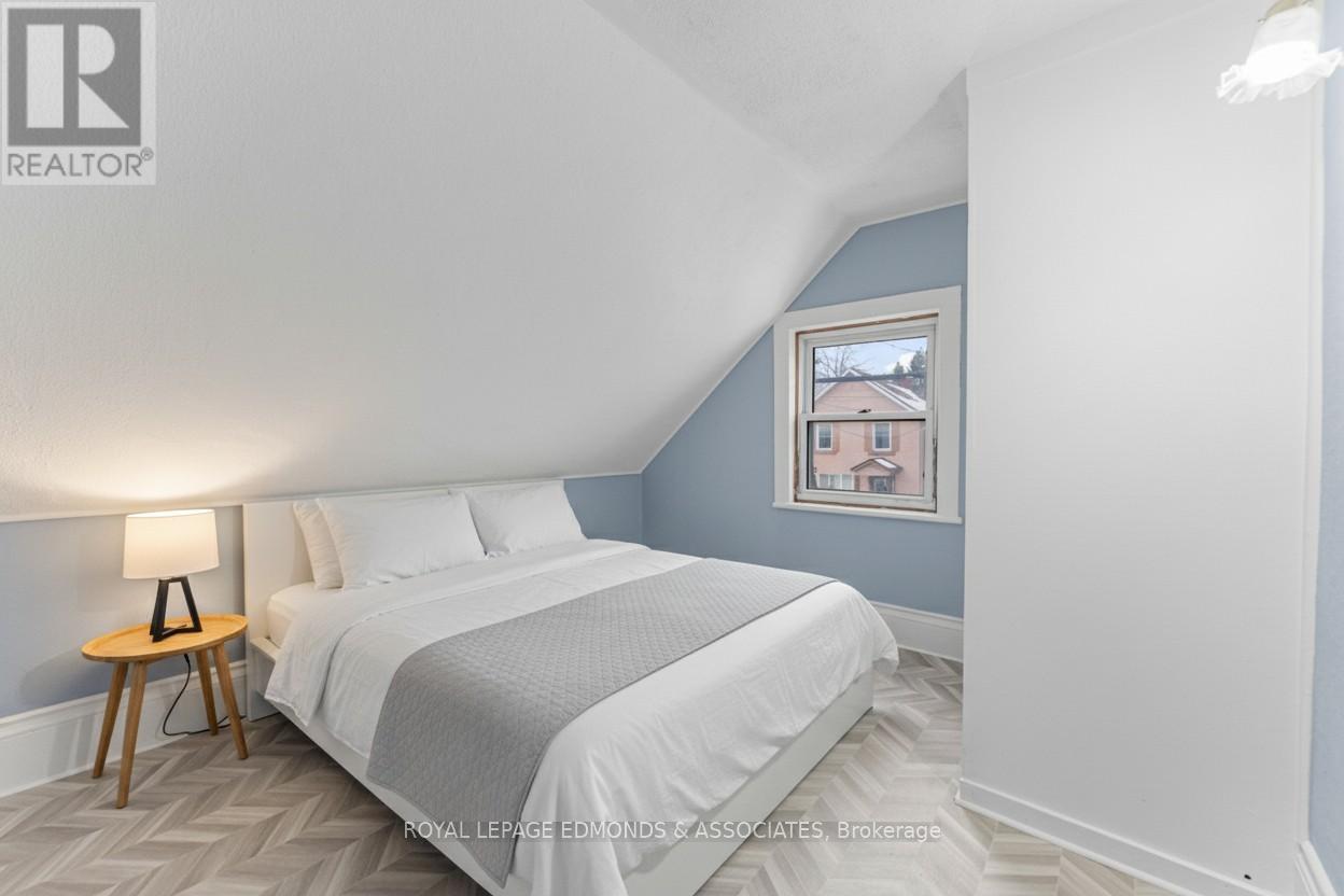 












375 CHRISTIE STREET S

,
Pembroke,




Ontario
K8A4R8

