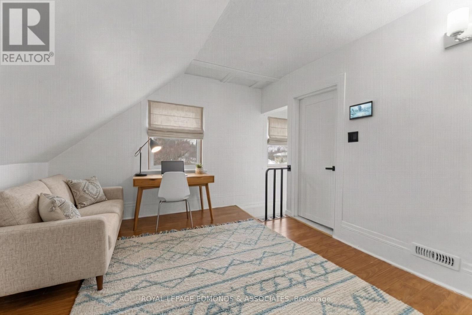 












375 CHRISTIE STREET S

,
Pembroke,




Ontario
K8A4R8

