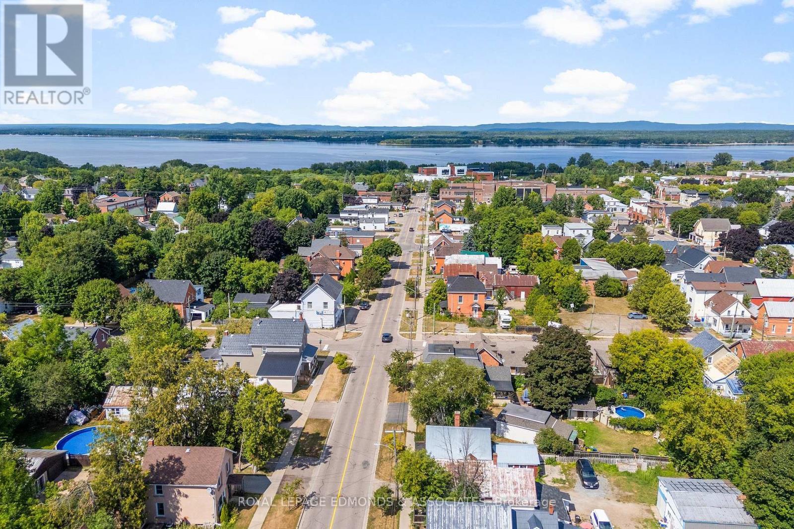 












375 CHRISTIE STREET S

,
Pembroke,




Ontario
K8A4R8

