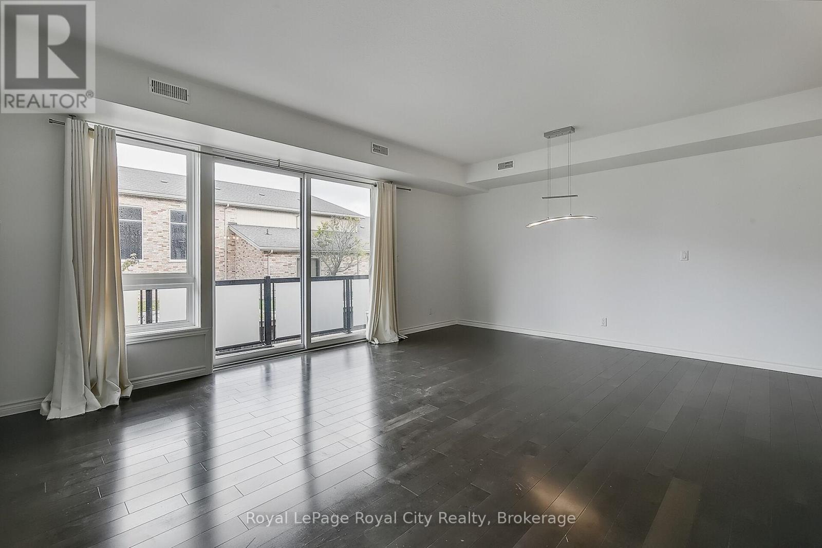 












2 - 32 ARKELL ROAD

,
Guelph (Kortright East),




Ontario
N1L0L4

