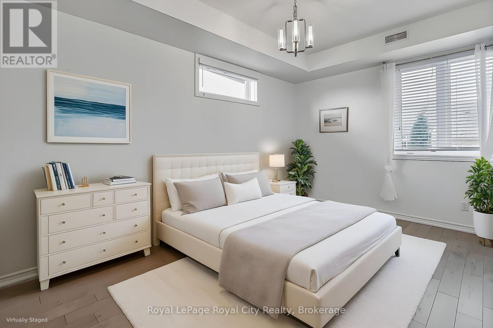 












2 - 32 ARKELL ROAD

,
Guelph (Kortright East),




Ontario
N1L0L4

