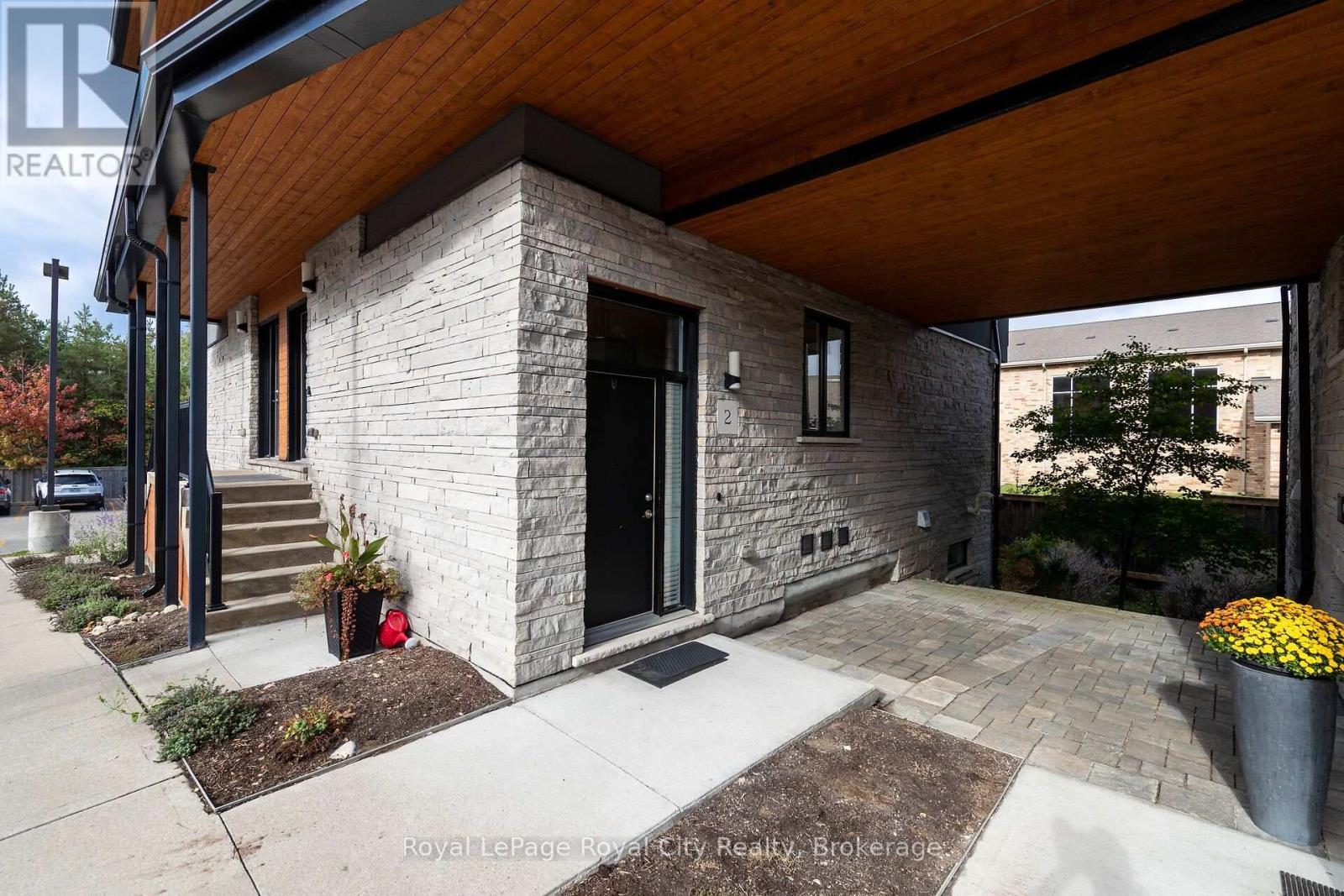 












2 - 32 ARKELL ROAD

,
Guelph (Kortright East),




Ontario
N1L0L4

