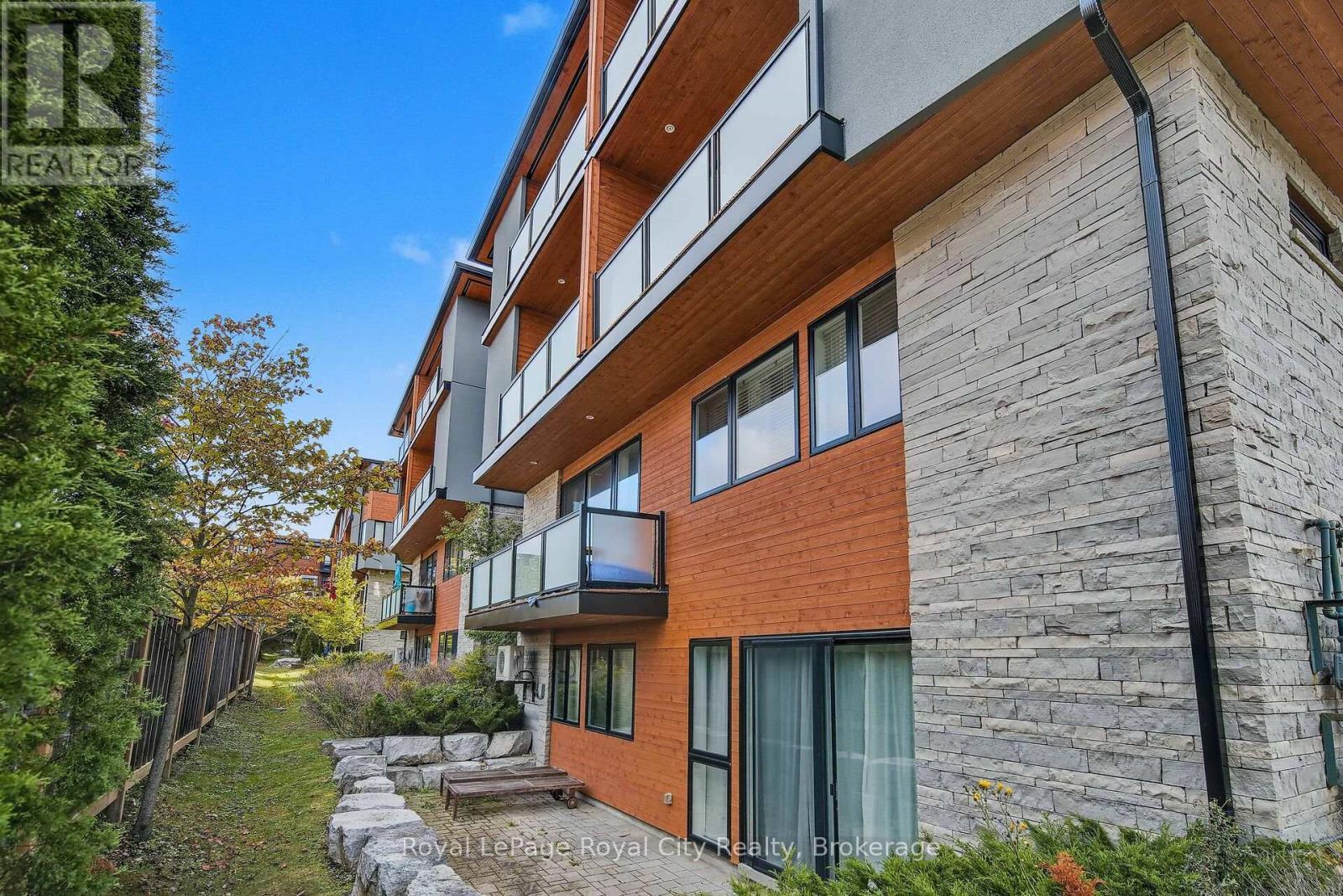 












2 - 32 ARKELL ROAD

,
Guelph (Kortright East),




Ontario
N1L0L4

