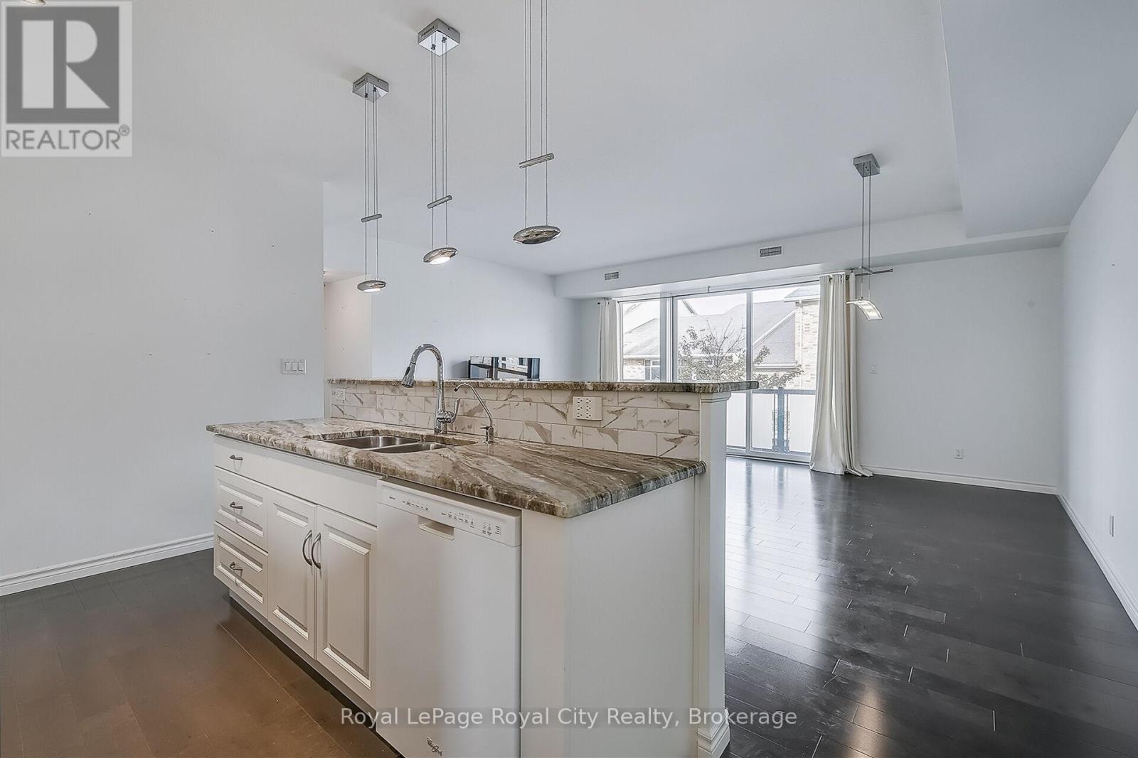 












2 - 32 ARKELL ROAD

,
Guelph (Kortright East),




Ontario
N1L0L4

