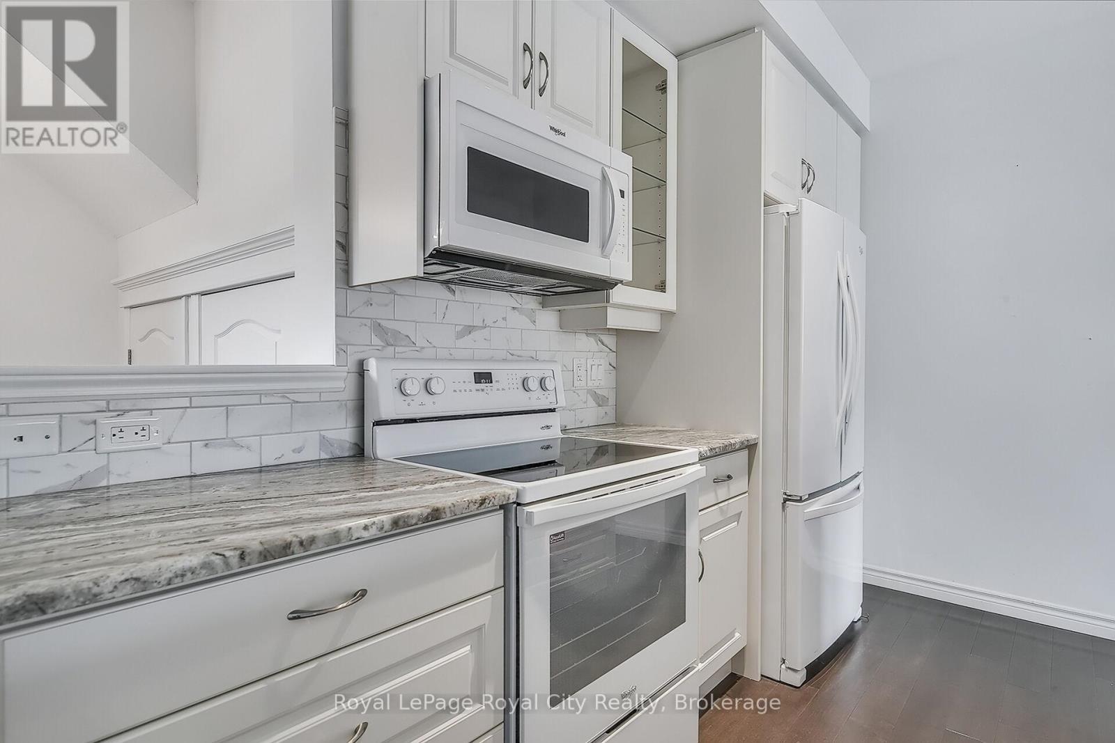 












2 - 32 ARKELL ROAD

,
Guelph (Kortright East),




Ontario
N1L0L4

