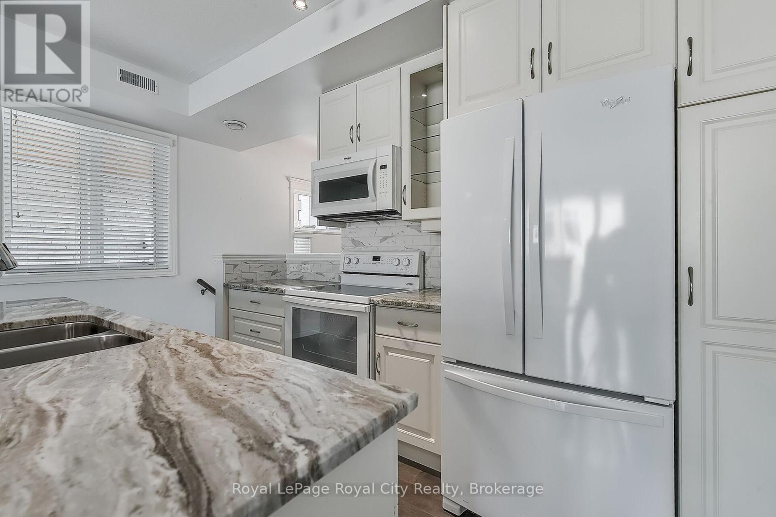 












2 - 32 ARKELL ROAD

,
Guelph (Kortright East),




Ontario
N1L0L4


