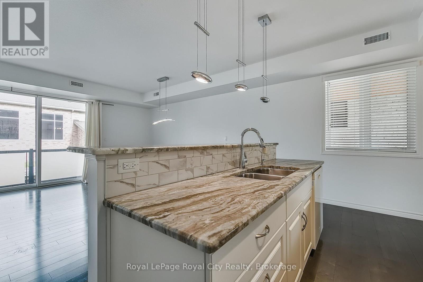 












2 - 32 ARKELL ROAD

,
Guelph (Kortright East),




Ontario
N1L0L4

