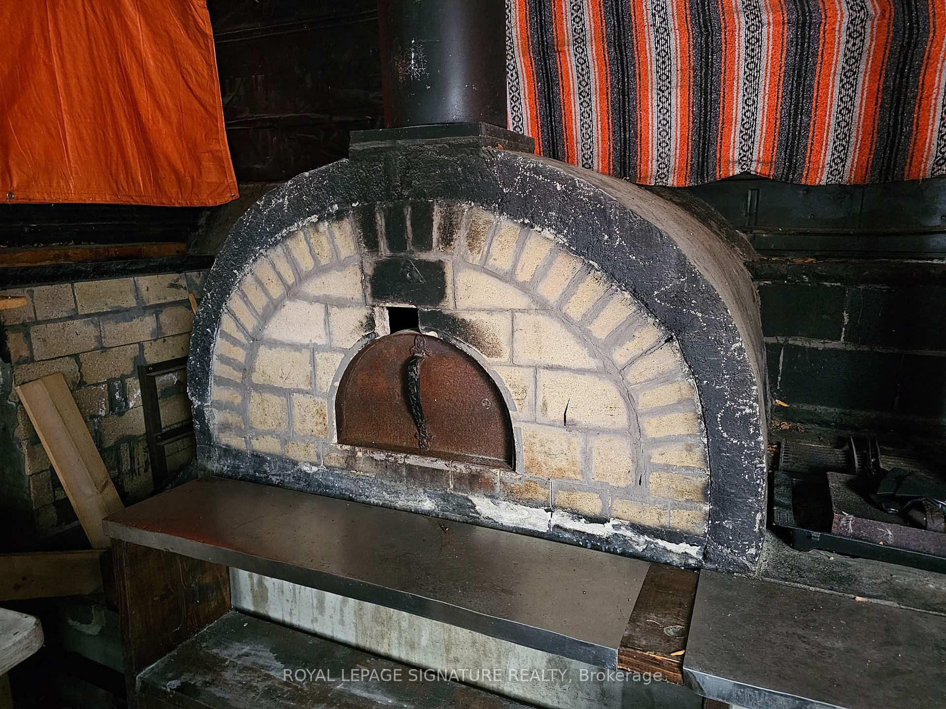 









14


Dupont

Street,
Toronto,




ON
M5R 1V2

