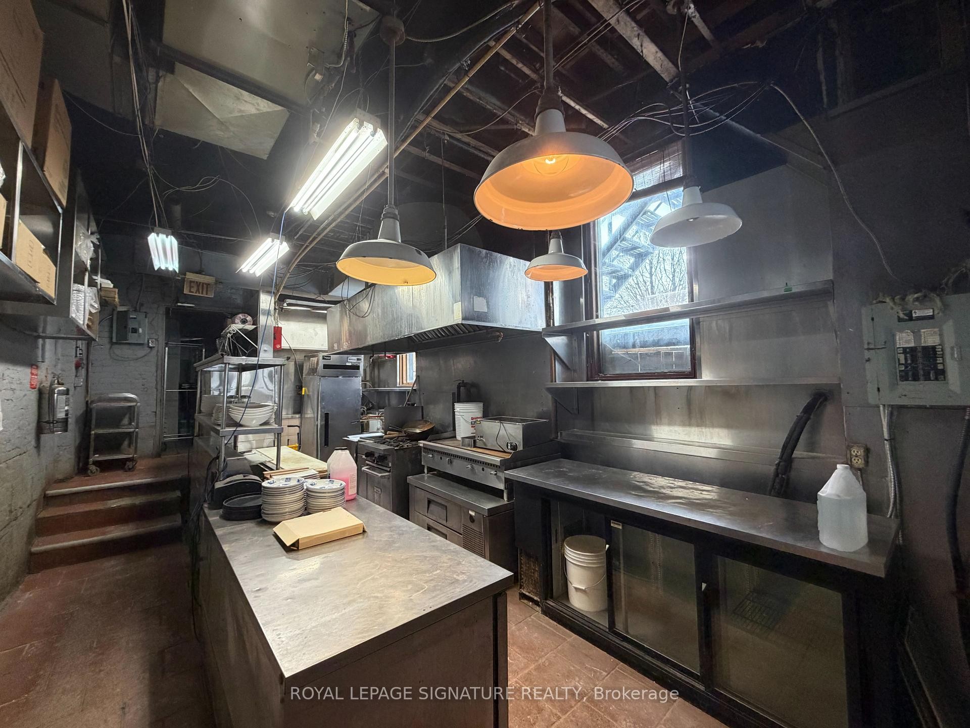 









14


Dupont

Street,
Toronto,




ON
M5R 1V2

