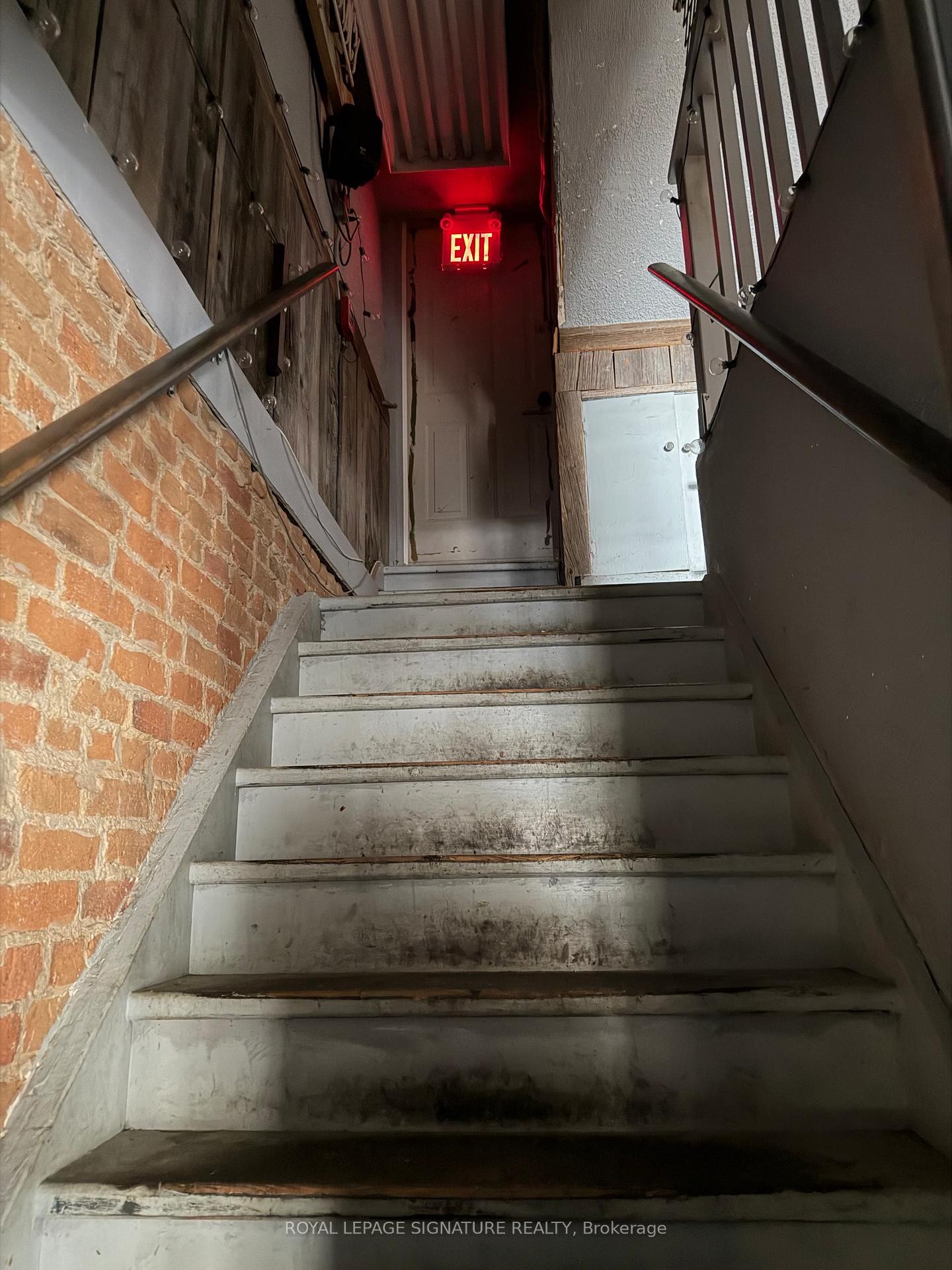 









14


Dupont

Street,
Toronto,




ON
M5R 1V2

