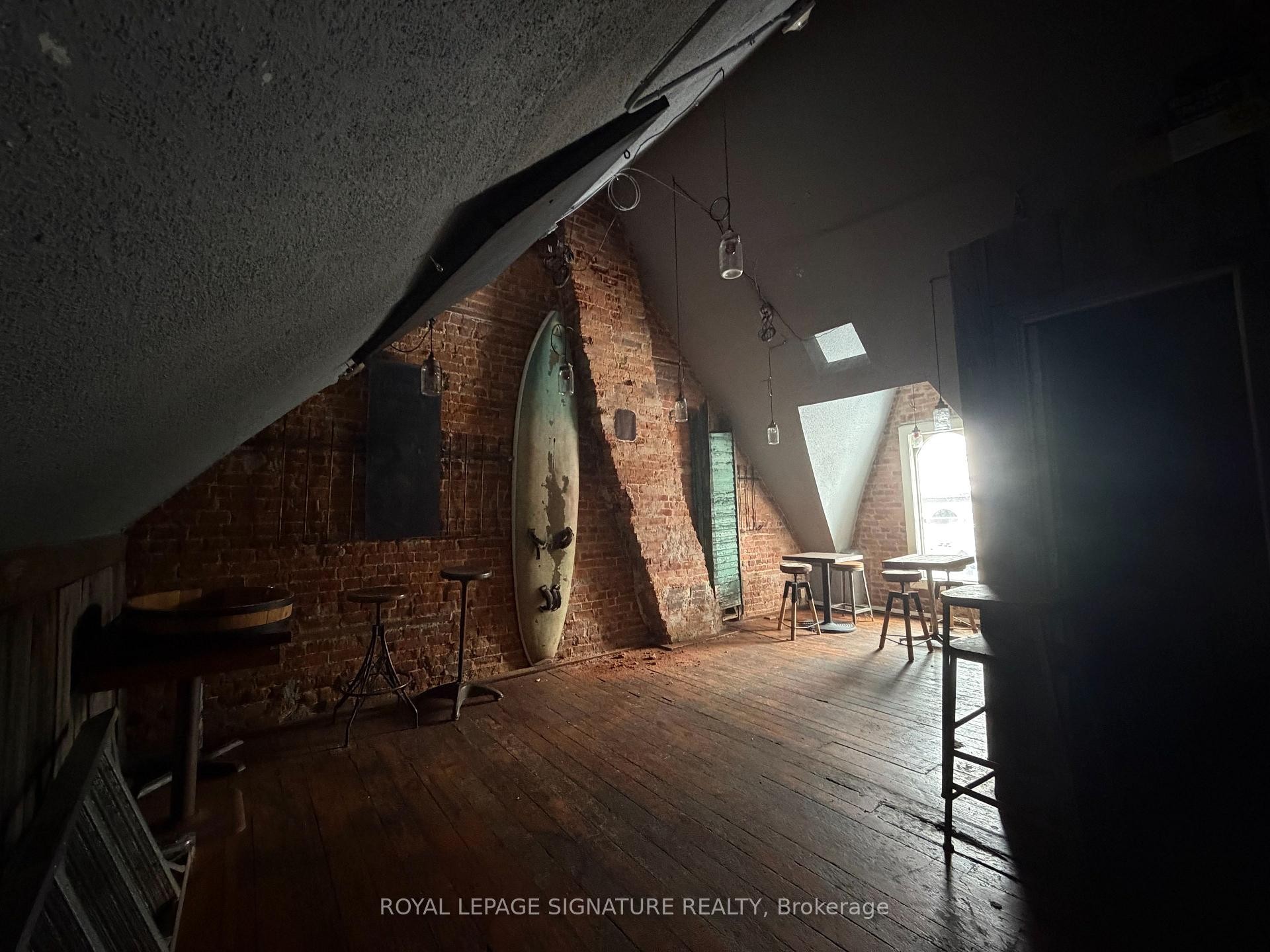 









14


Dupont

Street,
Toronto,




ON
M5R 1V2

