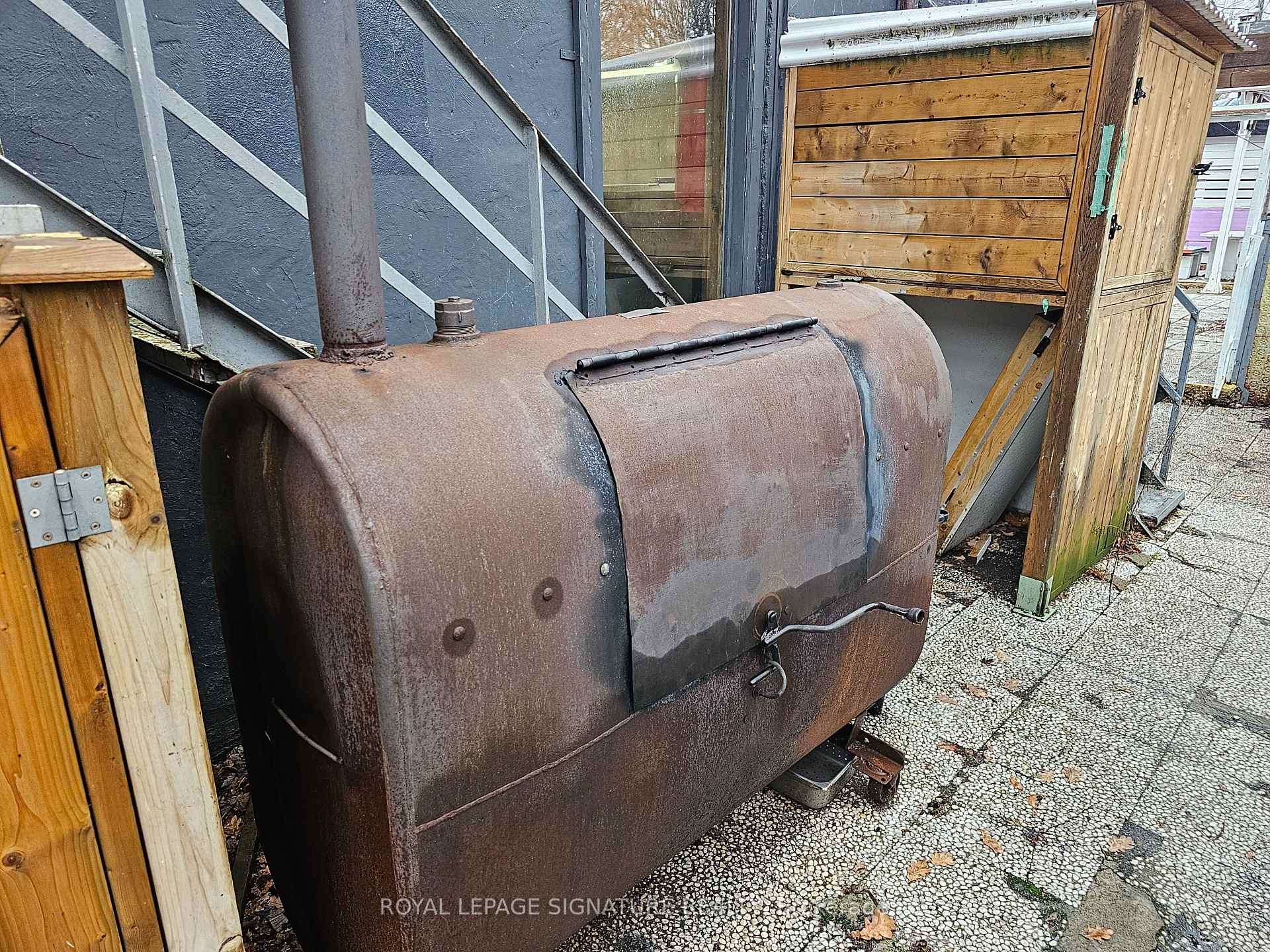 









14


Dupont

Street,
Toronto,




ON
M5R 1V2

