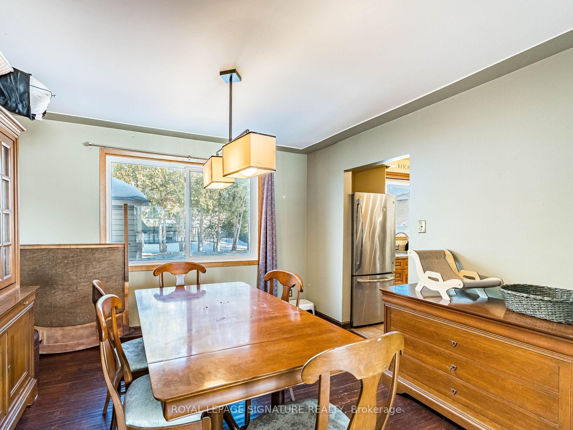 









16


Alderwood

Crescent,
Cambridge,




ON
N1S 3T1

