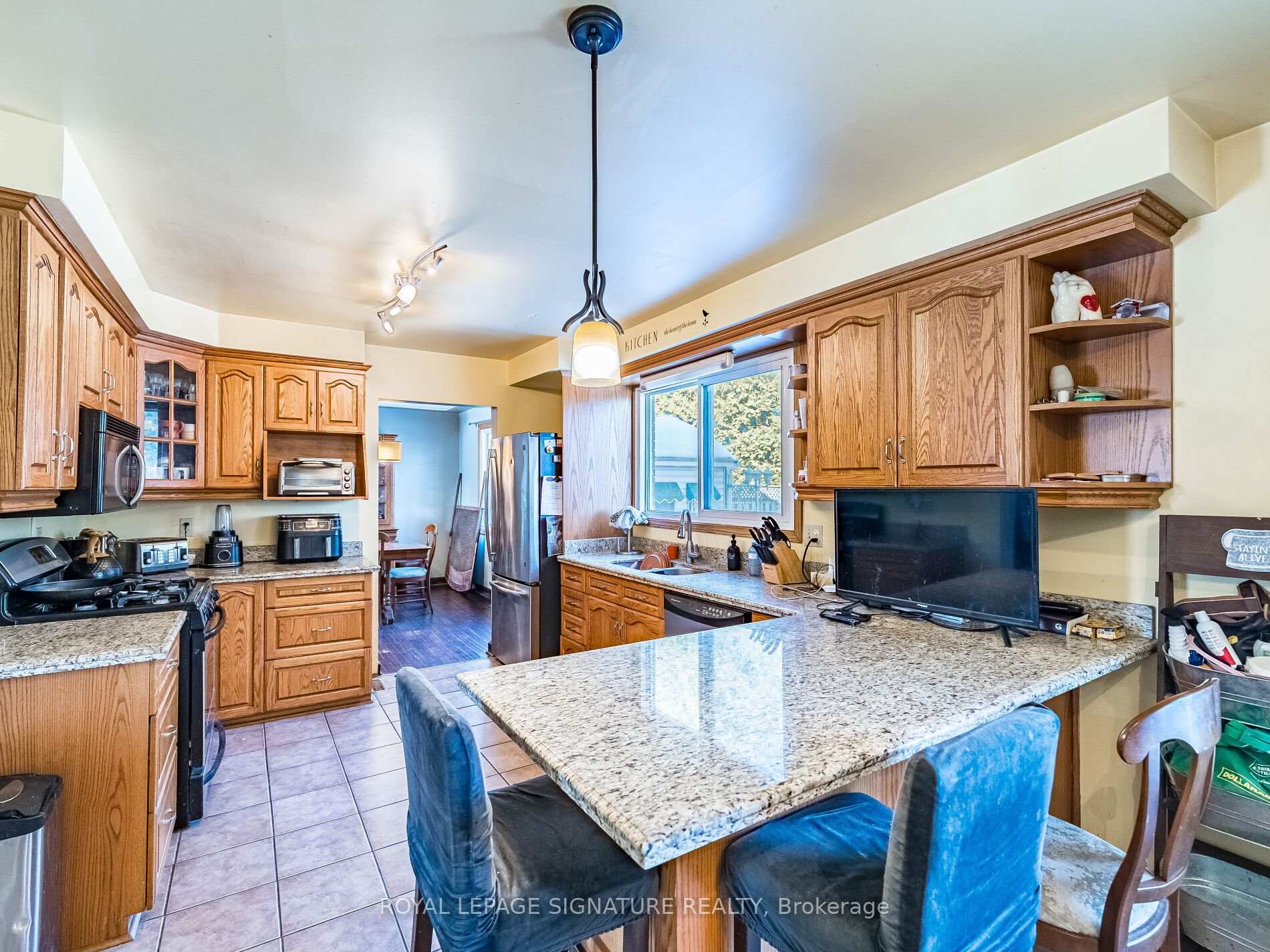 









16


Alderwood

Crescent,
Cambridge,




ON
N1S 3T1

