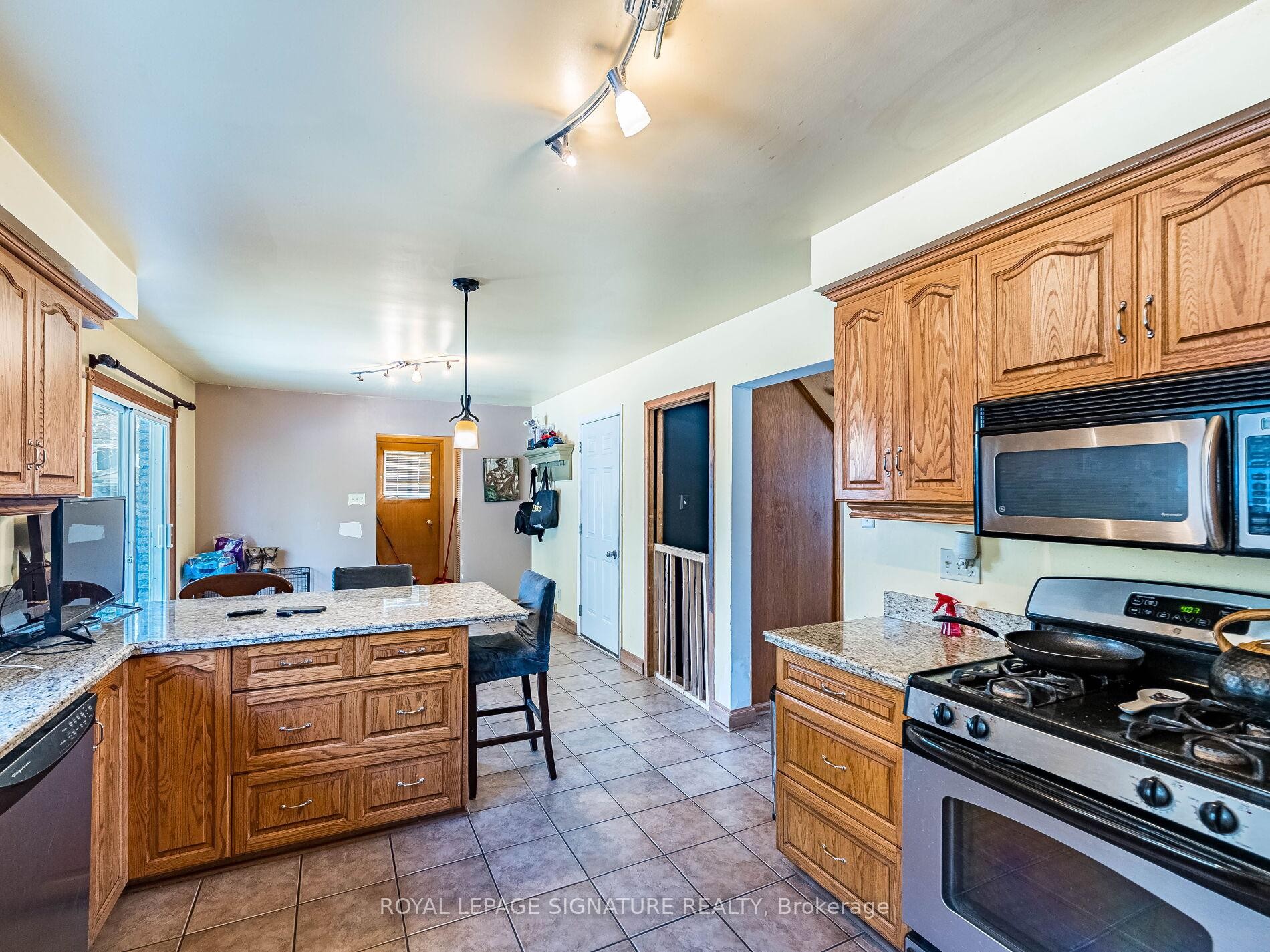 









16


Alderwood

Crescent,
Cambridge,




ON
N1S 3T1

