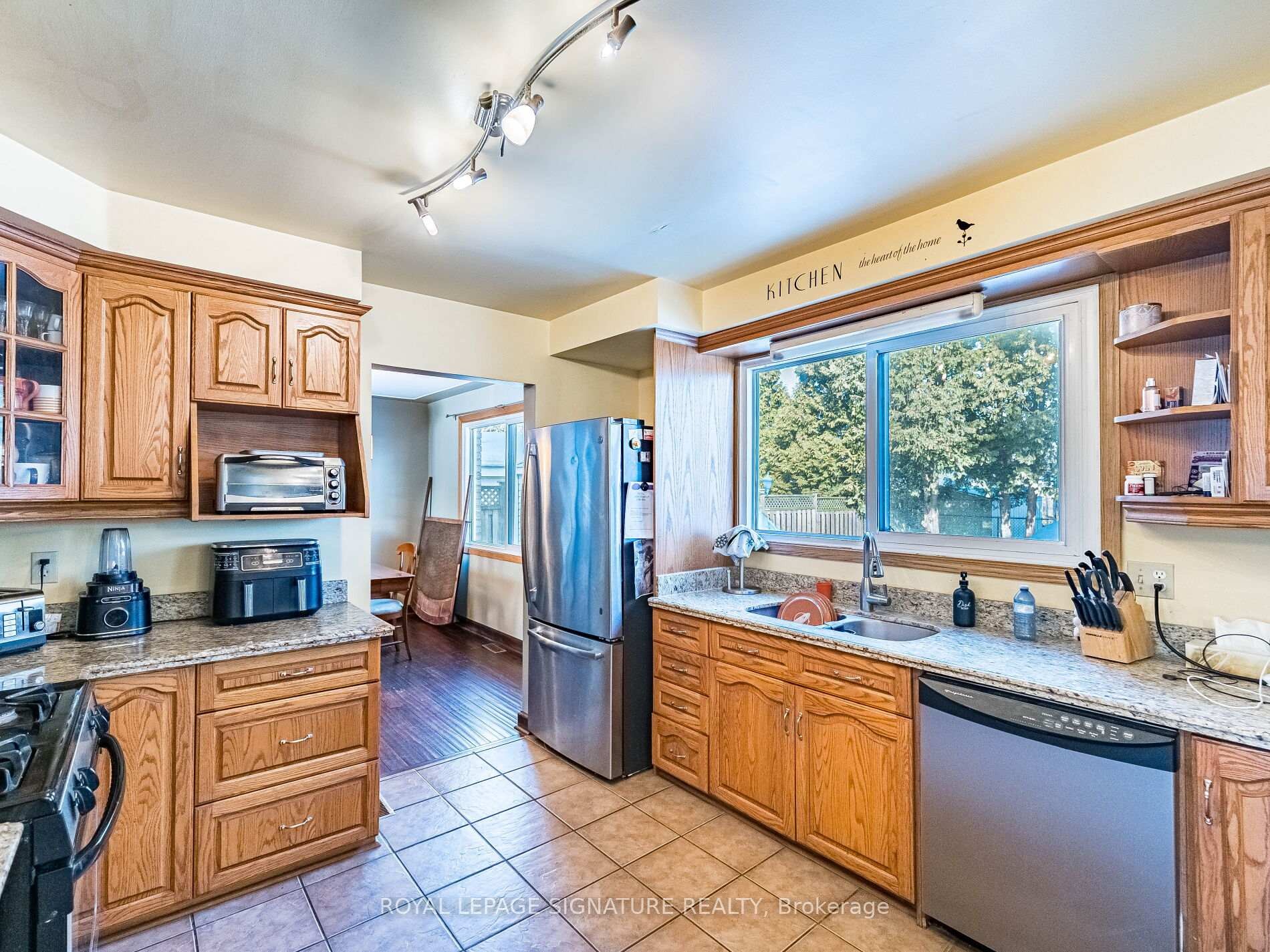 









16


Alderwood

Crescent,
Cambridge,




ON
N1S 3T1

