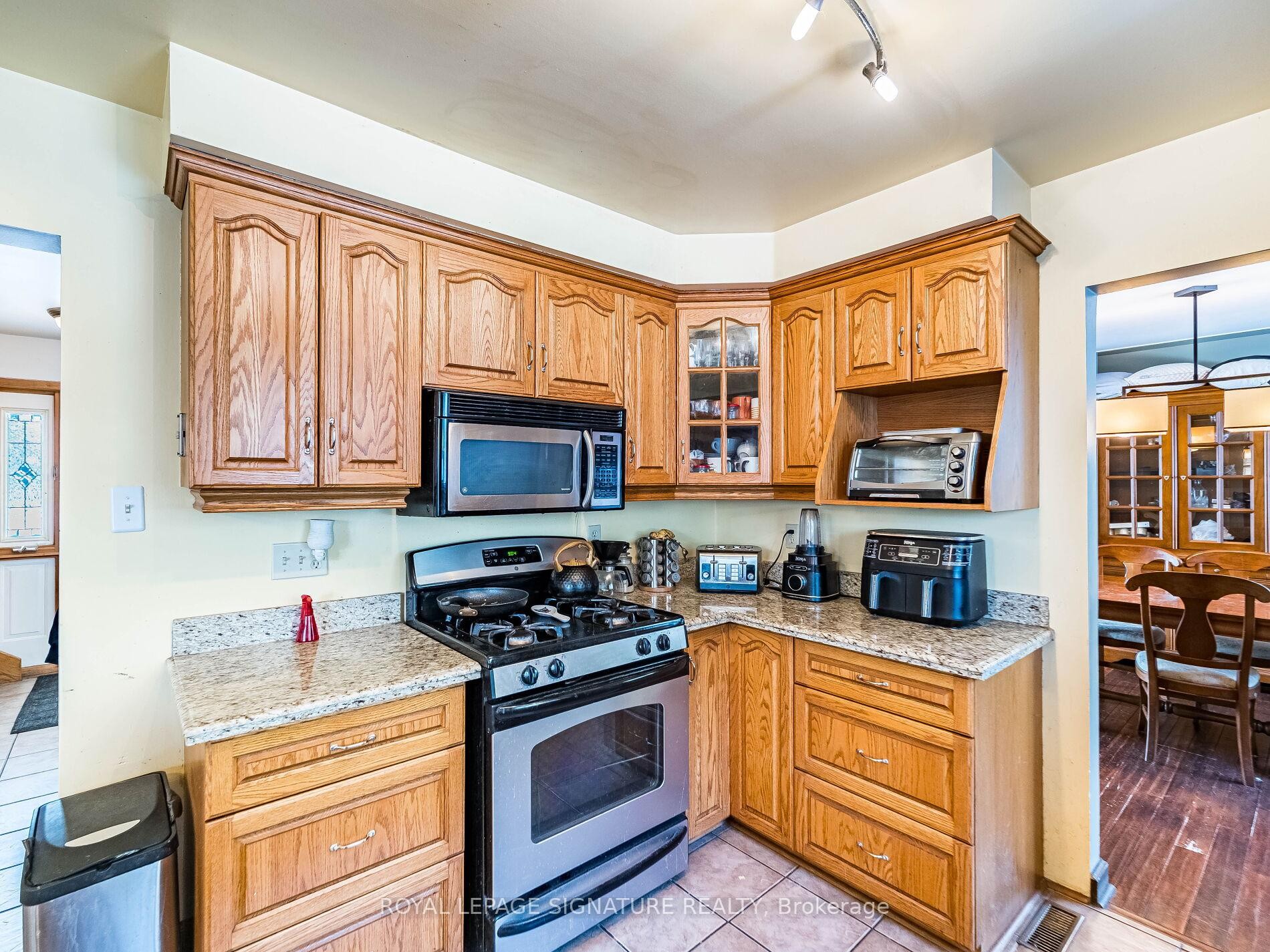 









16


Alderwood

Crescent,
Cambridge,




ON
N1S 3T1

