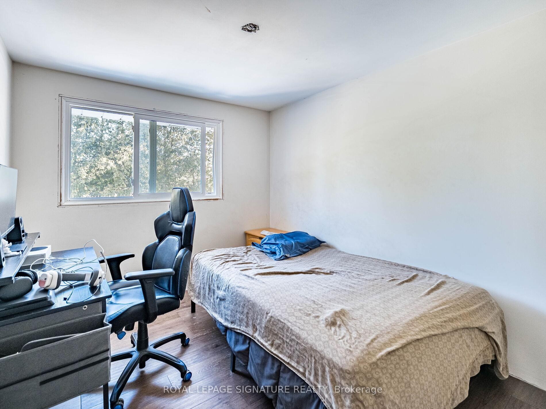 









16


Alderwood

Crescent,
Cambridge,




ON
N1S 3T1

