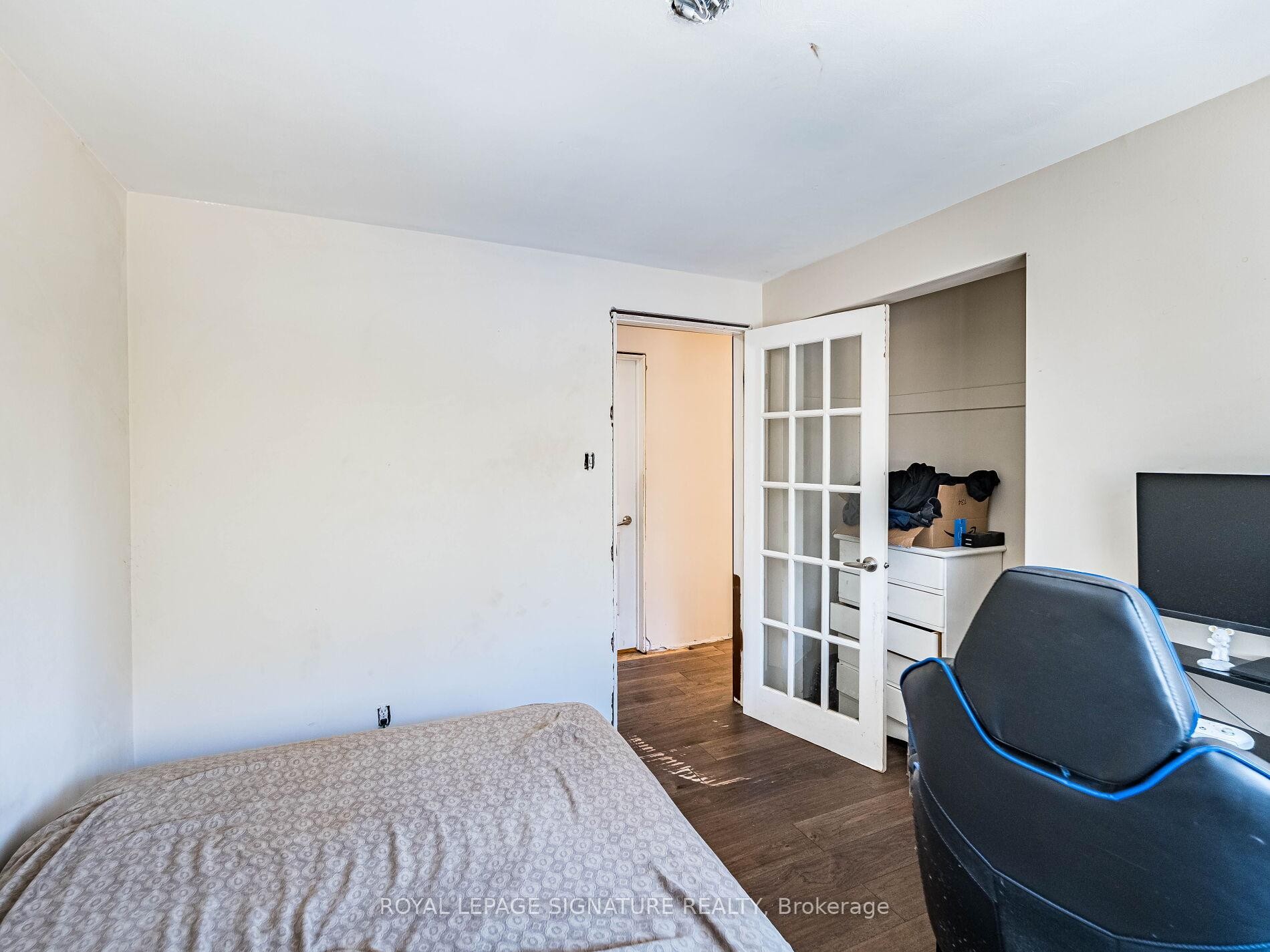 









16


Alderwood

Crescent,
Cambridge,




ON
N1S 3T1

