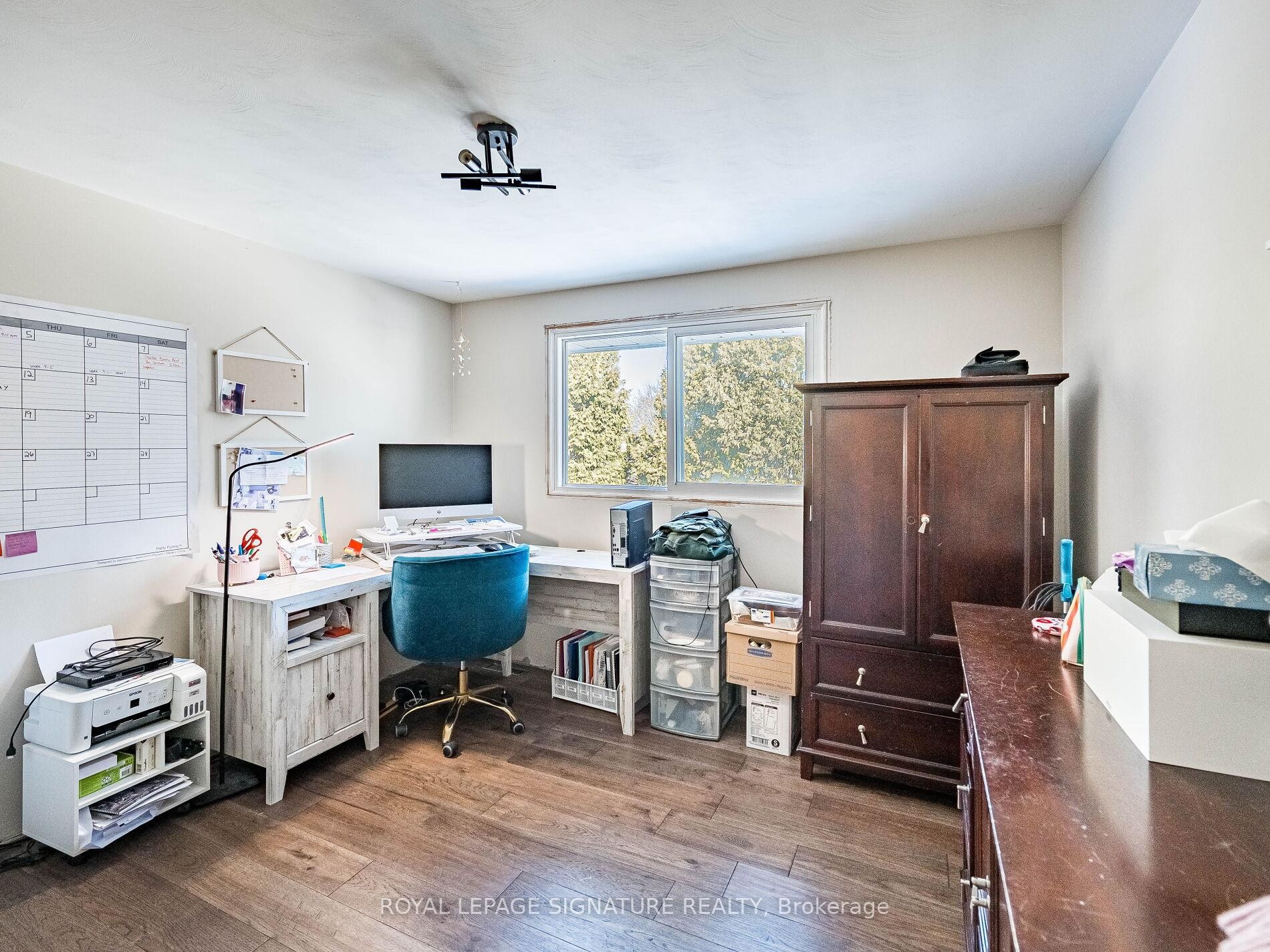 









16


Alderwood

Crescent,
Cambridge,




ON
N1S 3T1

