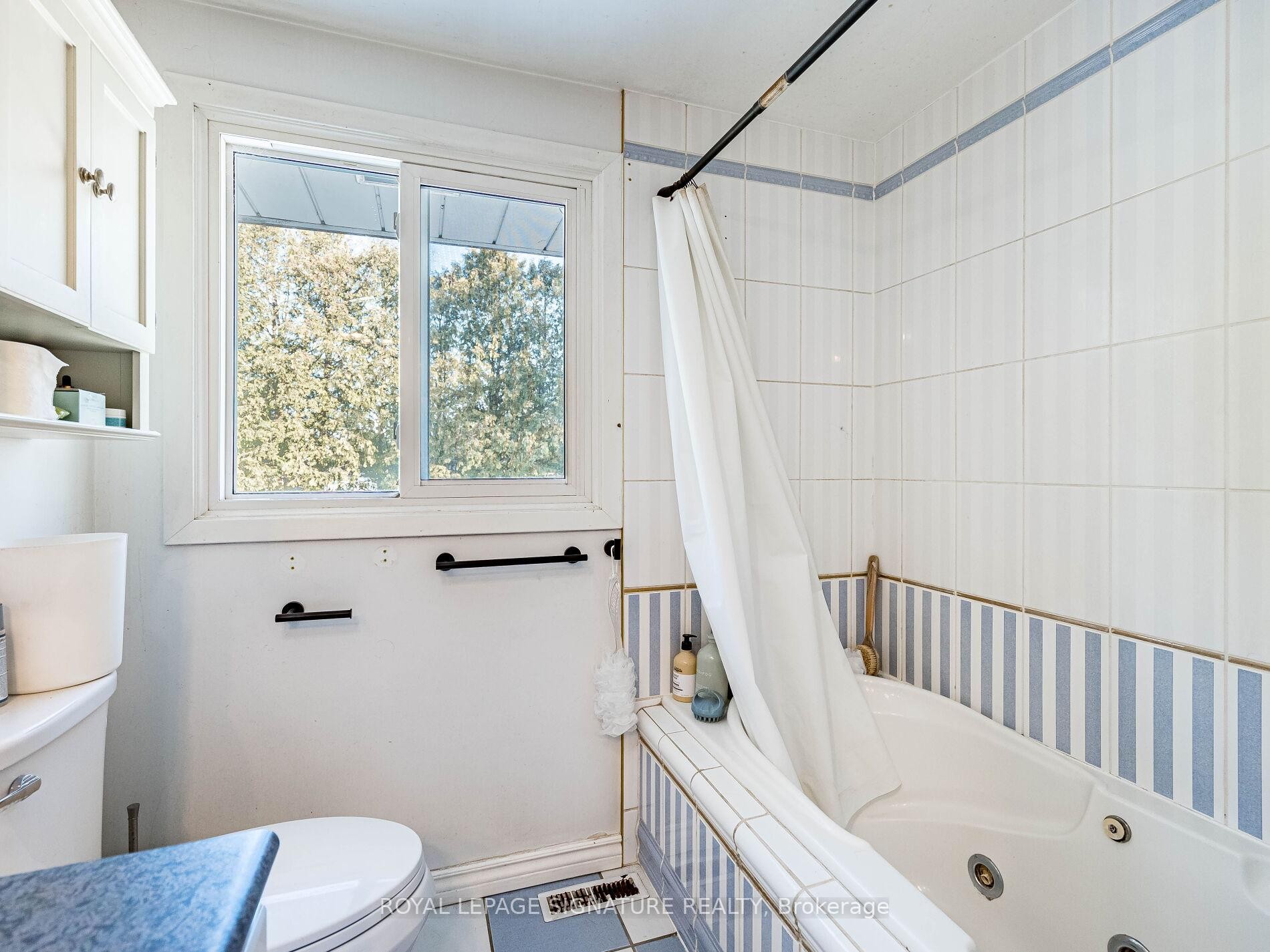 









16


Alderwood

Crescent,
Cambridge,




ON
N1S 3T1

