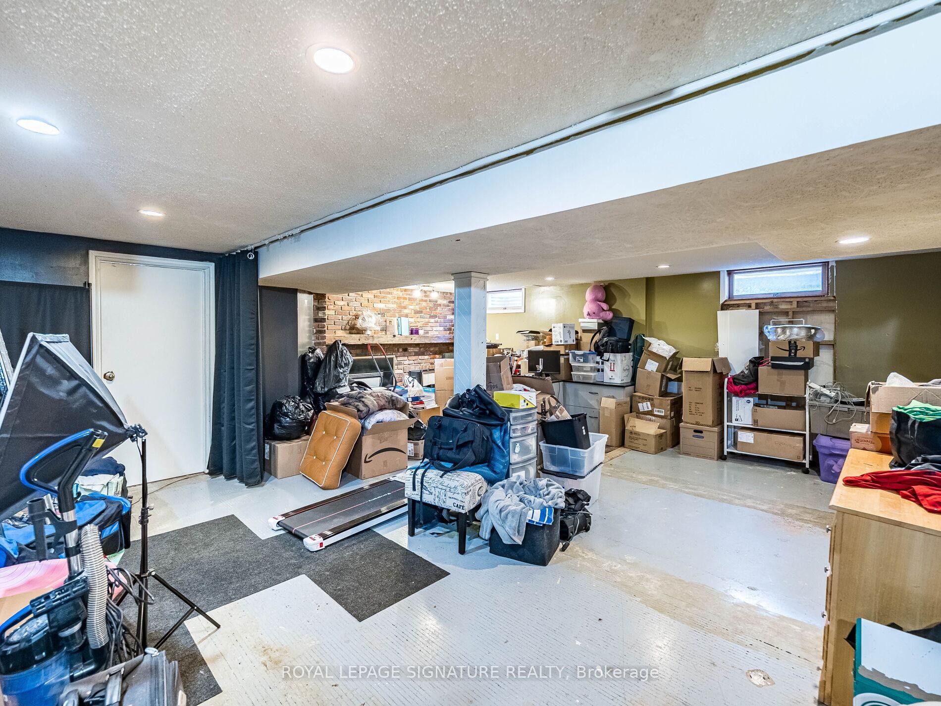 









16


Alderwood

Crescent,
Cambridge,




ON
N1S 3T1

